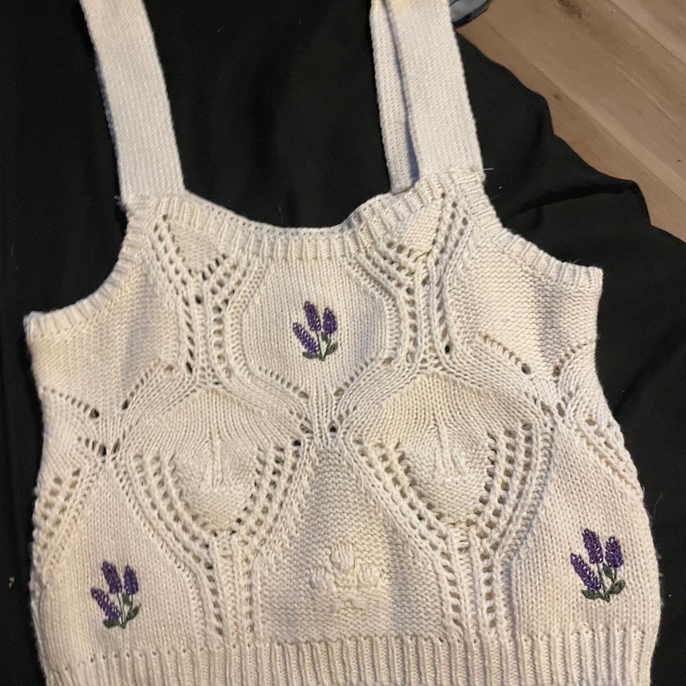 Knitted cropped/tank top